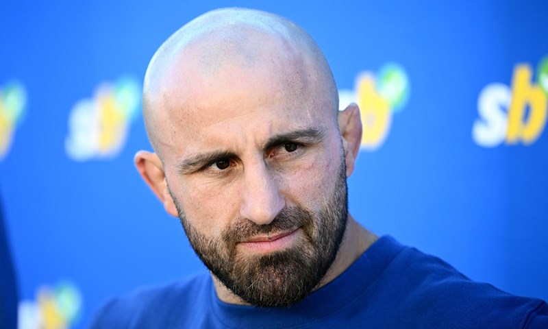 Volkanovski spreman odreći se pojasa zbog novog izazova: 'Borba protiv njega uzbuđuje me više od Gaethjea'