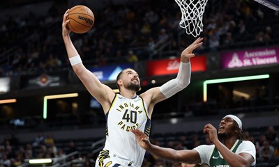 Zubac na štakama napustio dvoranu nakon pobjede Pacersa, Carlisle otkrio kakvo je njegovo stanje